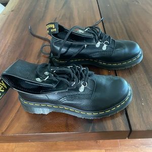 These boots are in perfect condition. No scuffs, scratches, or signs of wear.